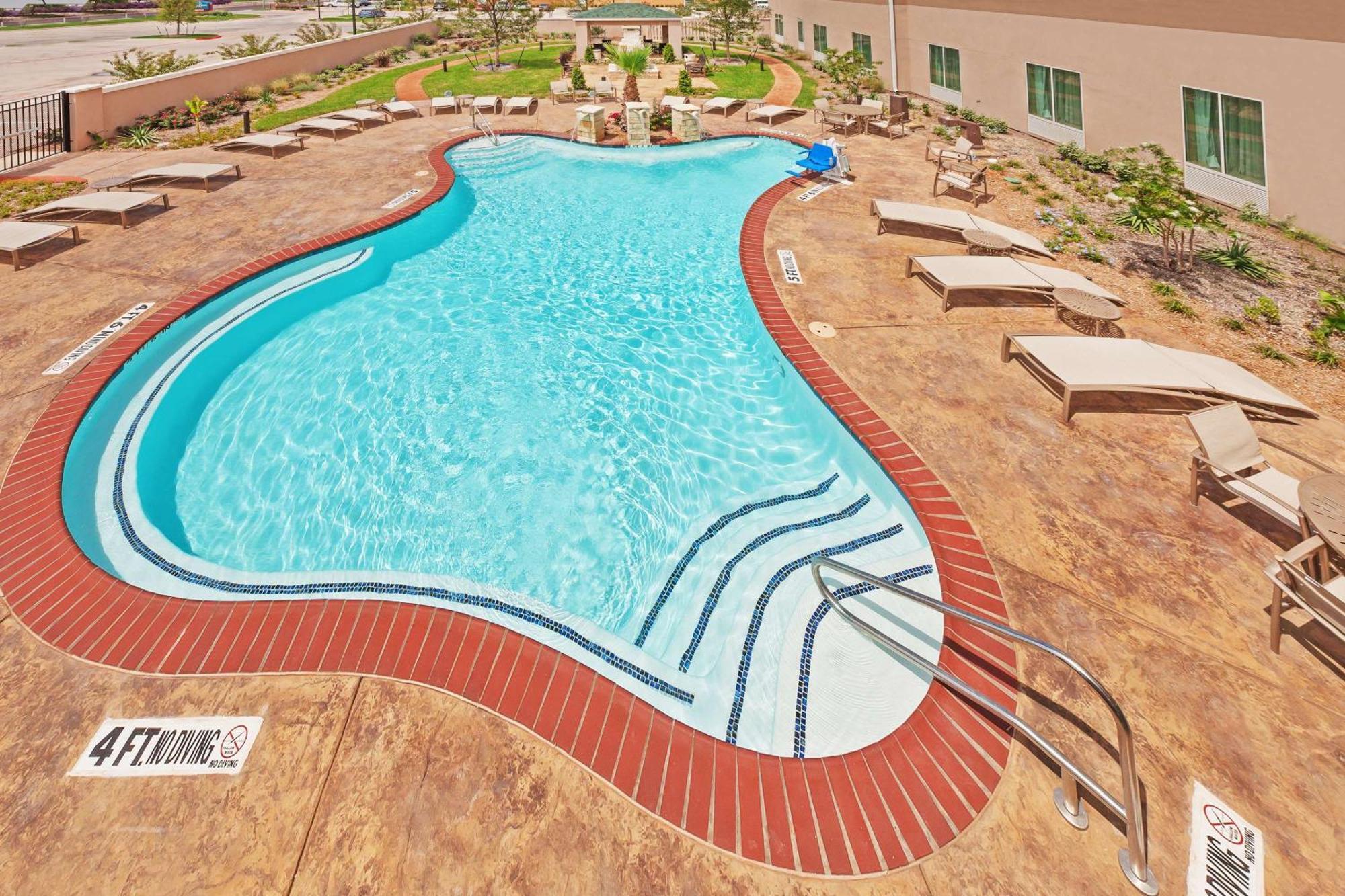 Hilton Garden Inn Midland Exterior photo